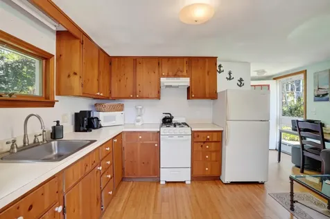 52 Summer Street Vineyard Haven MA 02568