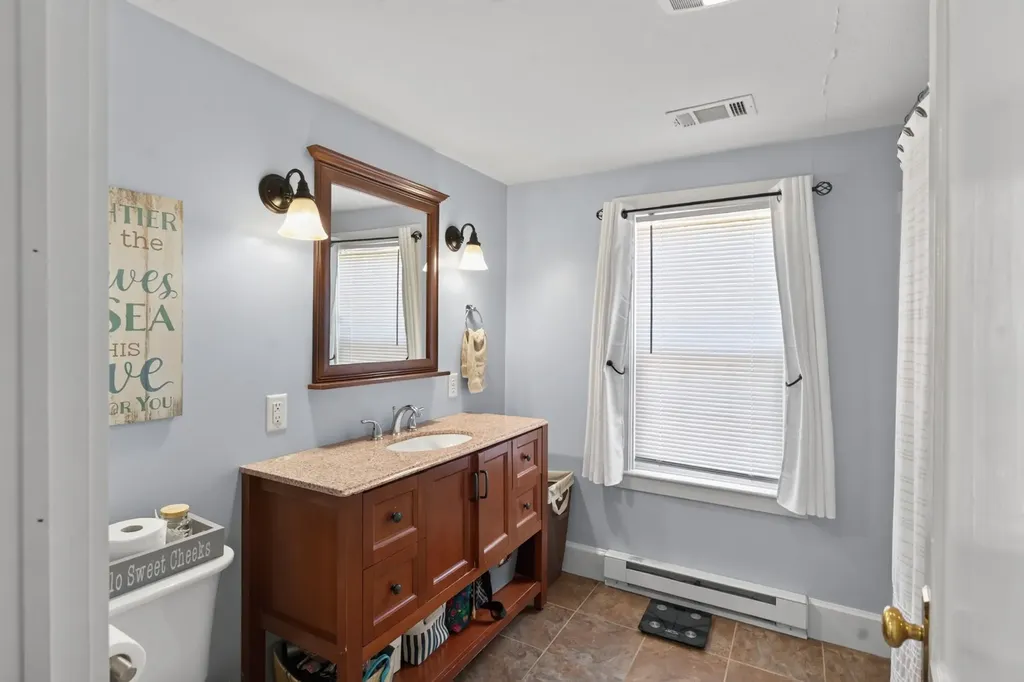 21 West Spring Street Vineyard Haven MA 02568