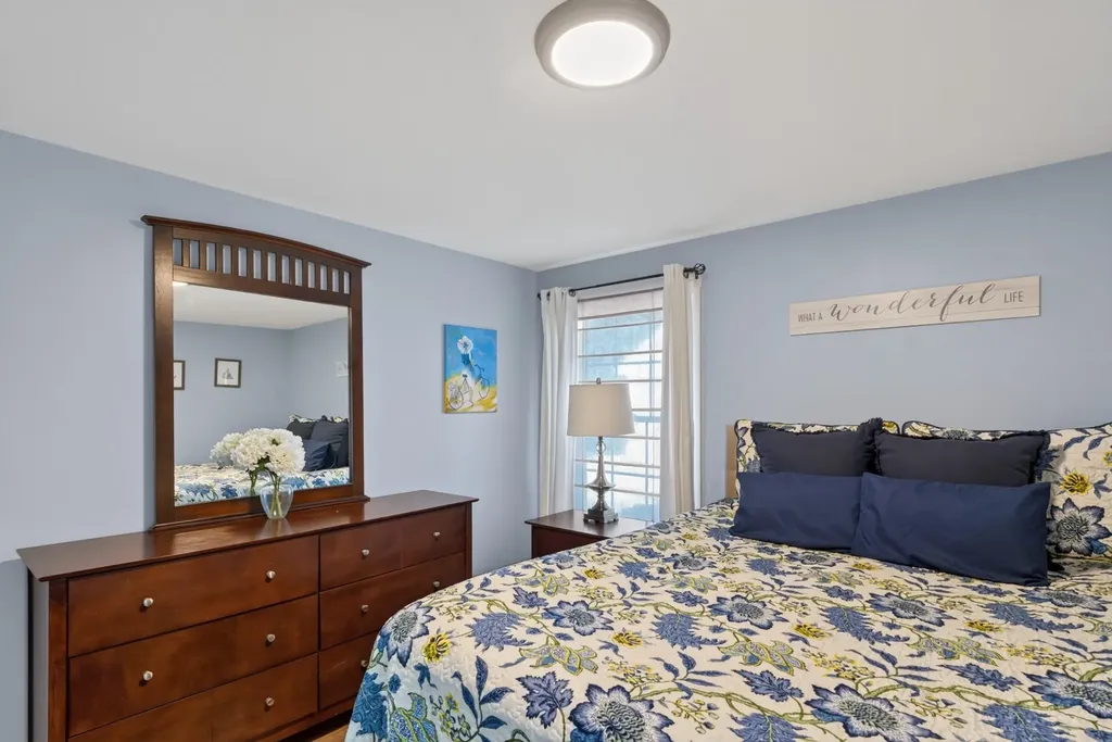 21 West Spring Street Vineyard Haven MA 02568