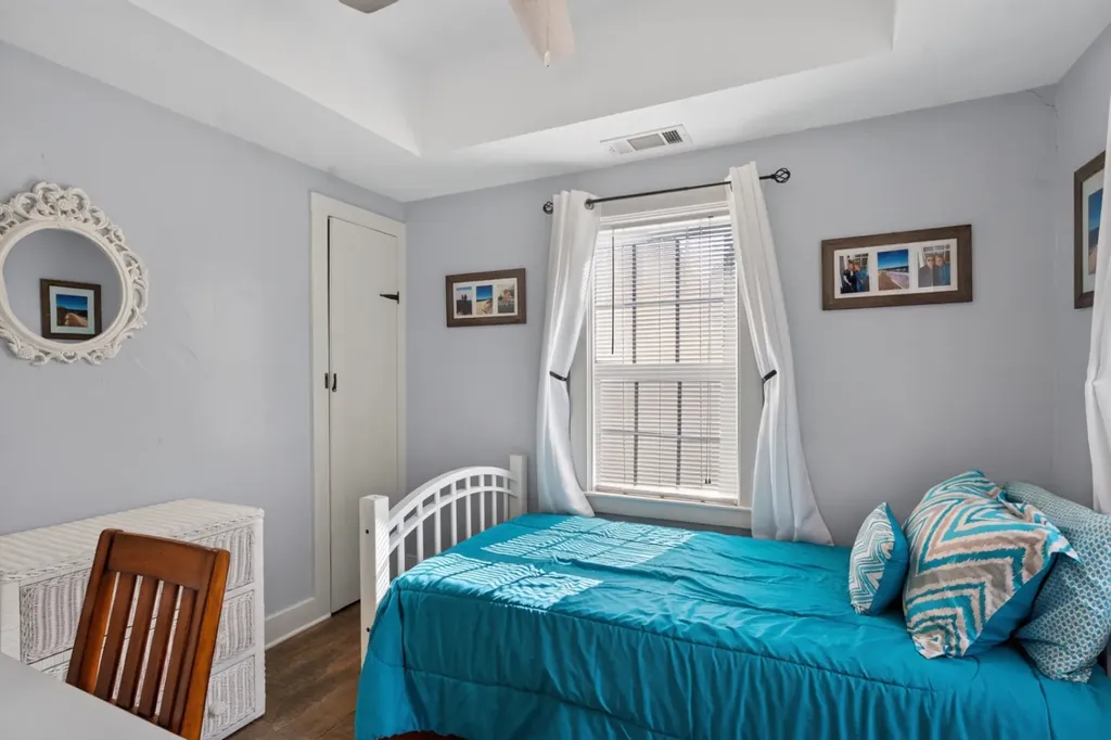 21 West Spring Street Vineyard Haven MA 02568