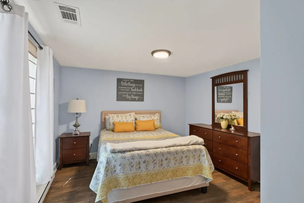 21 West Spring Street Vineyard Haven MA 02568