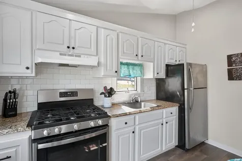 21 West Spring Street Vineyard Haven MA 02568