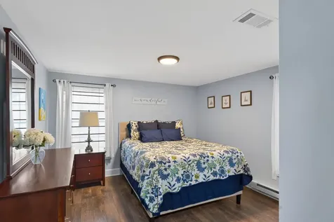 21 West Spring Street Vineyard Haven MA 02568