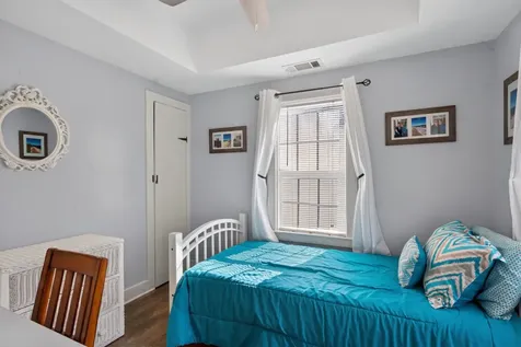 21 West Spring Street Vineyard Haven MA 02568