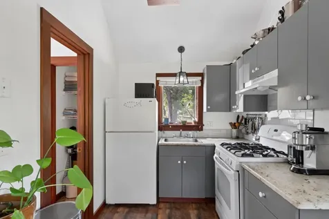 21 West Spring Street Vineyard Haven MA 02568