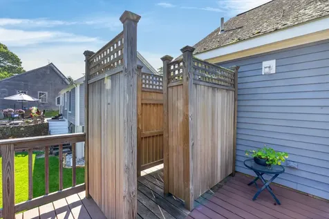 21 West Spring Street Vineyard Haven MA 02568