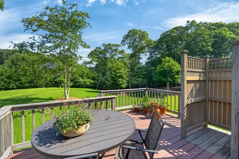 21 West Spring Street Vineyard Haven MA 02568