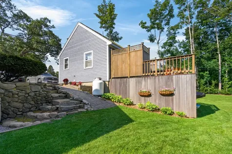 21 West Spring Street Vineyard Haven MA 02568