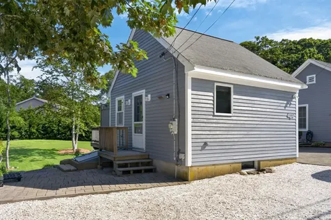 21 West Spring Street Vineyard Haven MA 02568