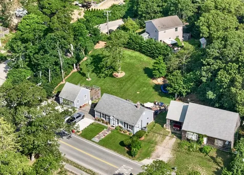 21 West Spring Street Vineyard Haven MA 02568