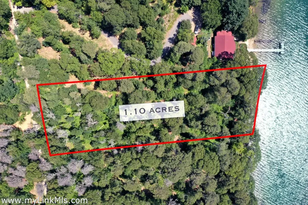 0 Weaver Lane (Lot 5) Vineyard Haven MA 02568