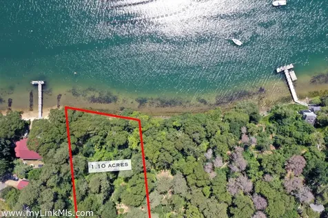 0 Weaver Lane (Lot 5) Vineyard Haven MA 02568