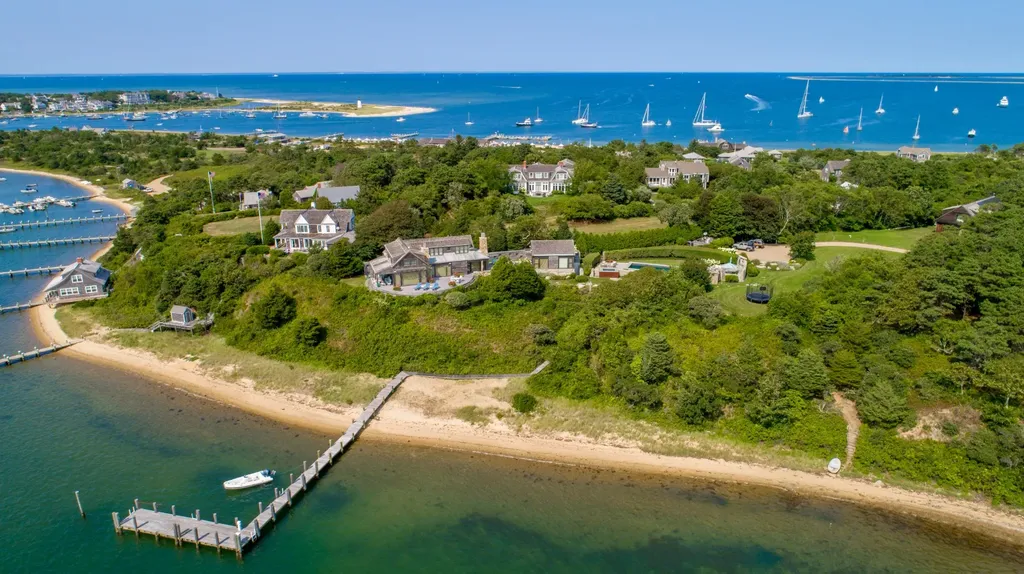 12 Caleb Pond Lane Edgartown MA 02539