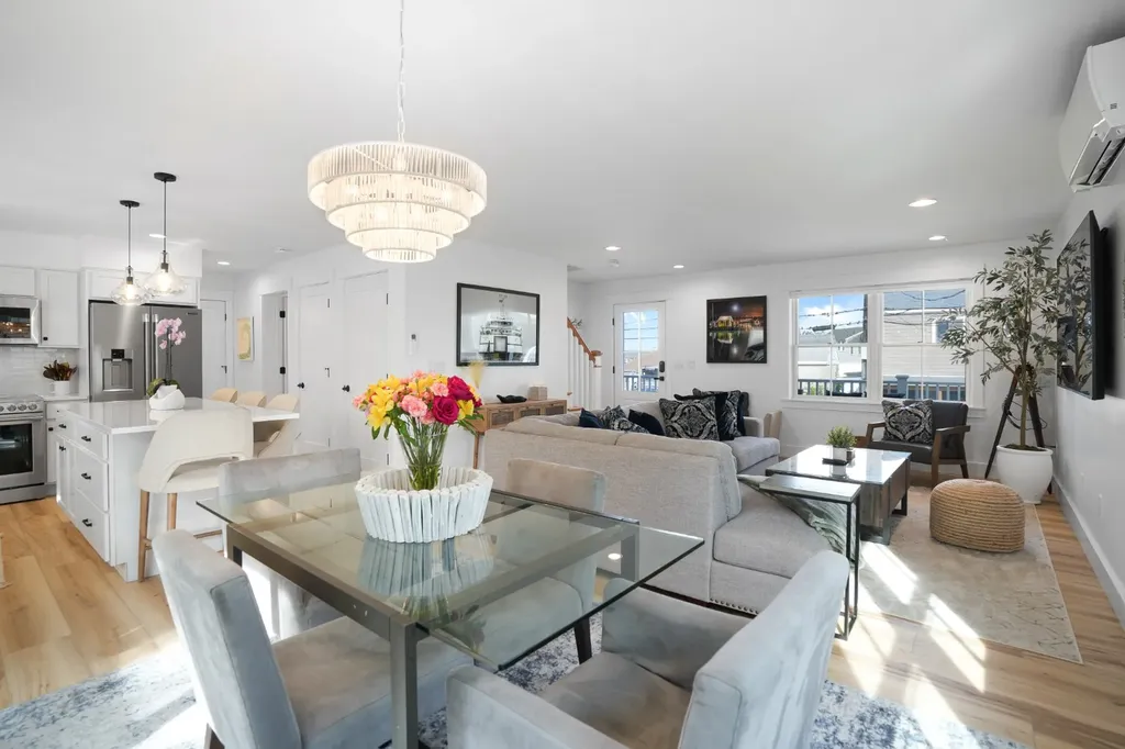 29 & 33 Lagoon Pond Road Vineyard Haven MA 02568