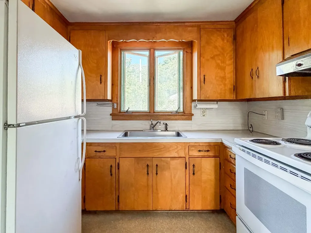 41 Edgartown Vineyard Haven Road Vineyard Haven MA 02568