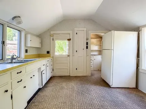 41 Edgartown Vineyard Haven Road Vineyard Haven MA 02568