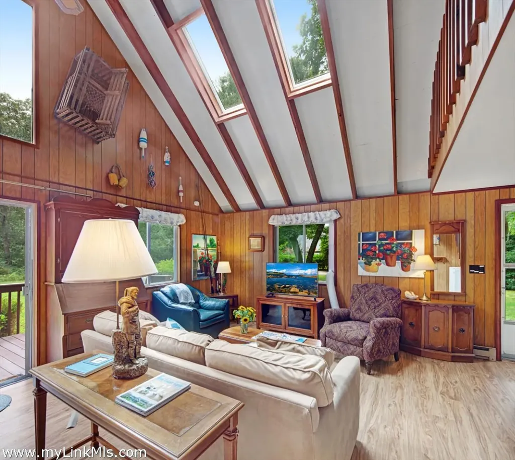 9 Galway Road West Tisbury MA 02575