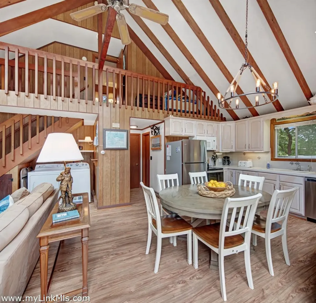 9 Galway Road West Tisbury MA 02575