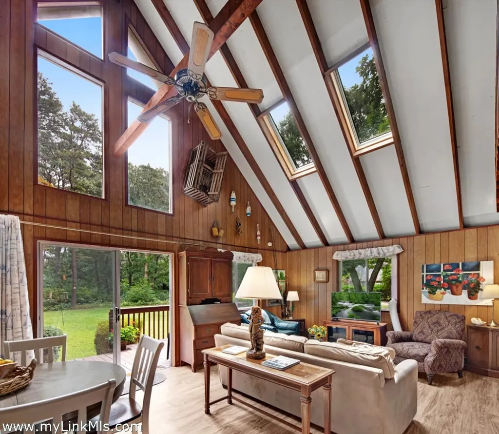 9 Galway Road West Tisbury MA 02575