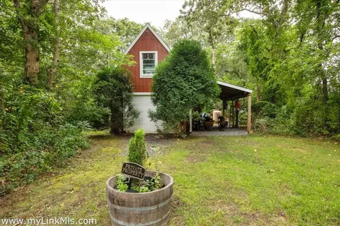 9 Galway Road West Tisbury MA 02575