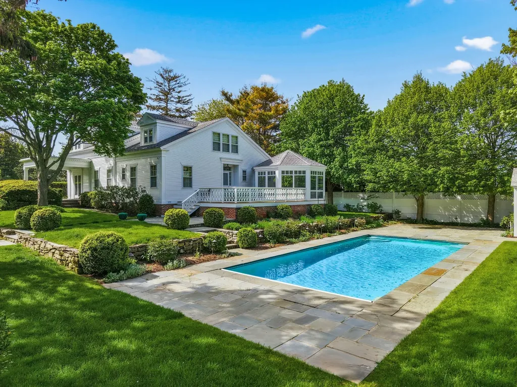14 Thayer Street Edgartown MA 02539