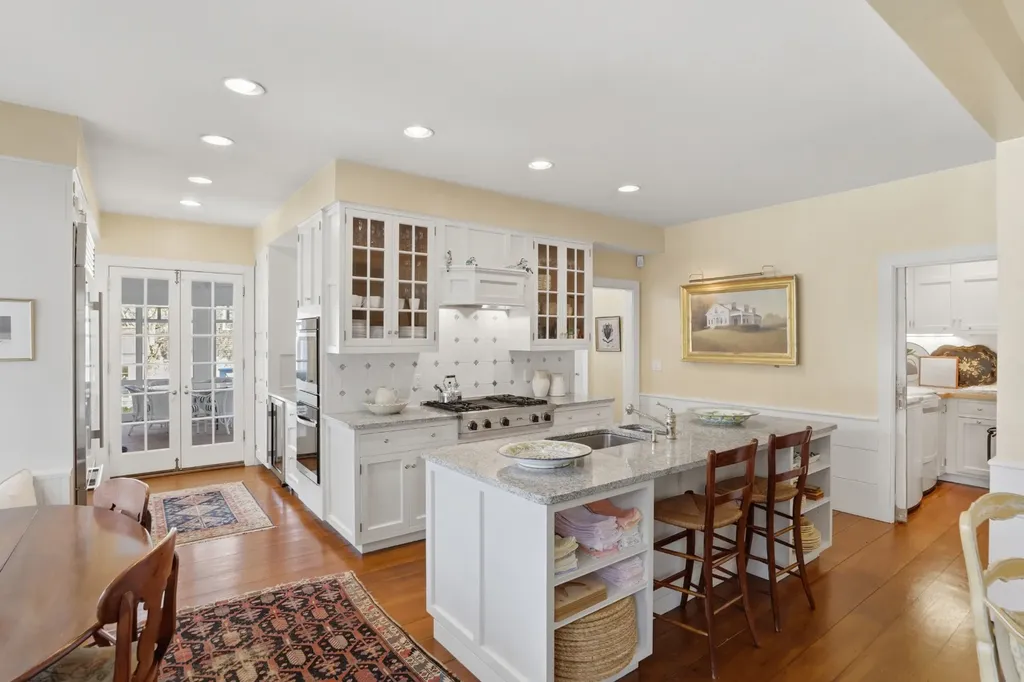 14 Thayer Street Edgartown MA 02539