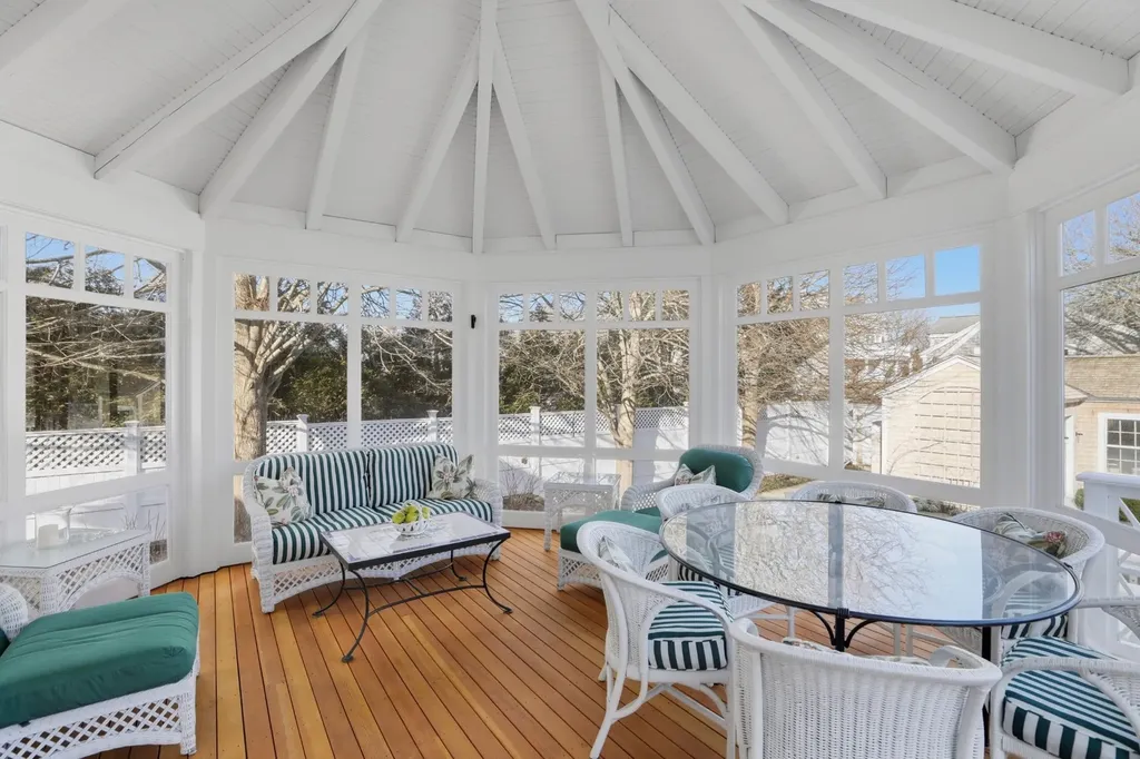 14 Thayer Street Edgartown MA 02539