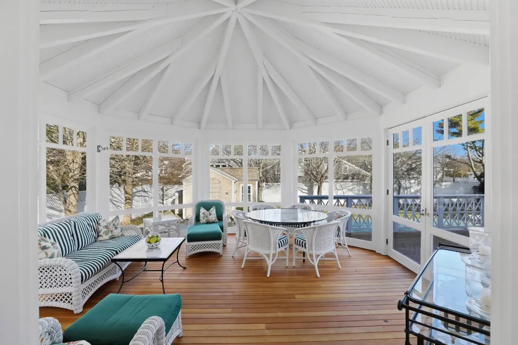 14 Thayer Street Edgartown MA 02539
