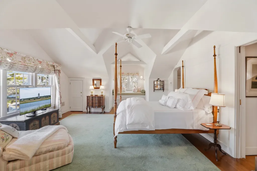 14 Thayer Street Edgartown MA 02539