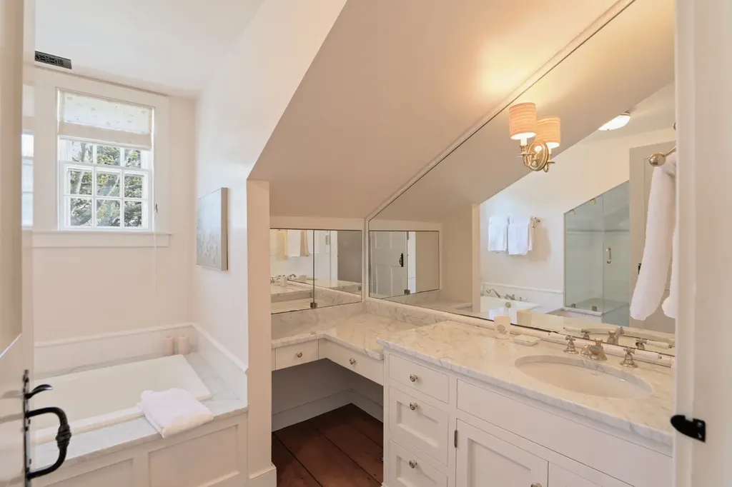 14 Thayer Street Edgartown MA 02539