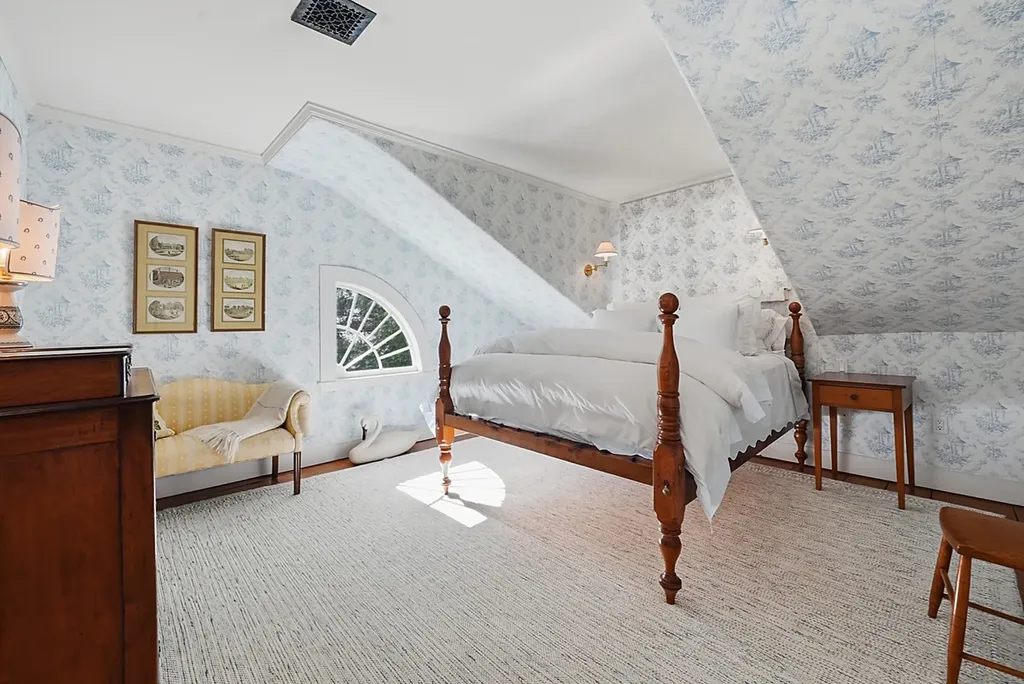 14 Thayer Street Edgartown MA 02539