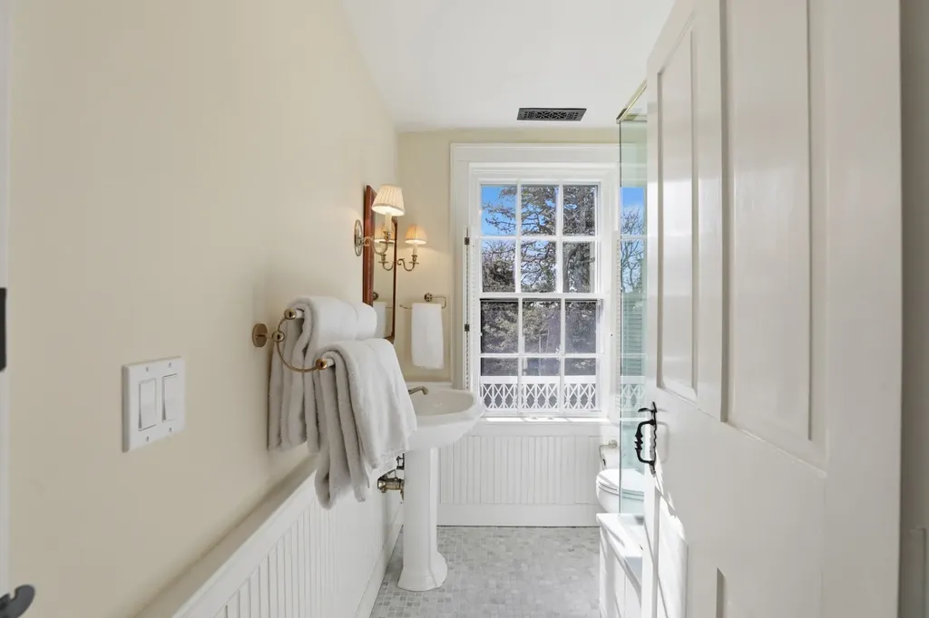 14 Thayer Street Edgartown MA 02539