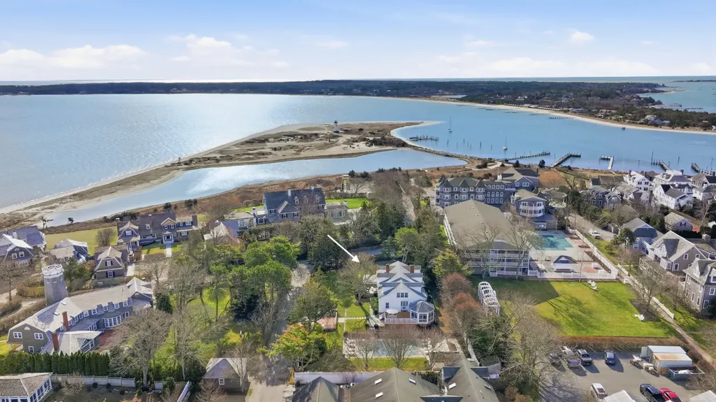 14 Thayer Street Edgartown MA 02539