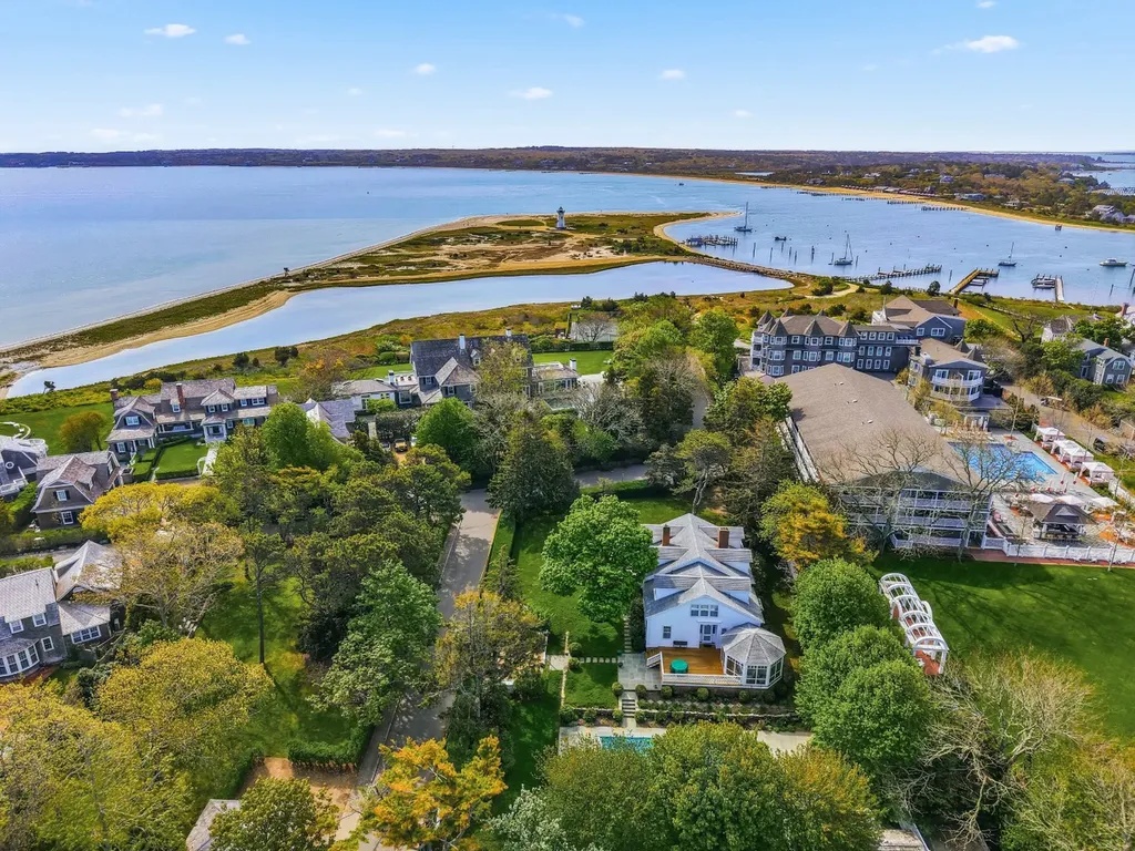 14 Thayer Street Edgartown MA 02539