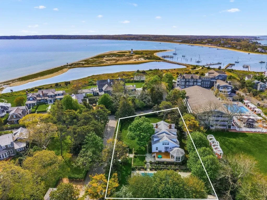 14 Thayer Street Edgartown MA 02539