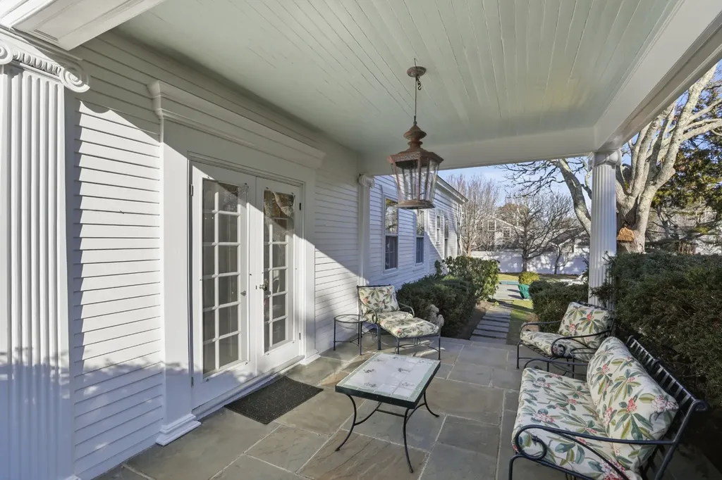 14 Thayer Street Edgartown MA 02539