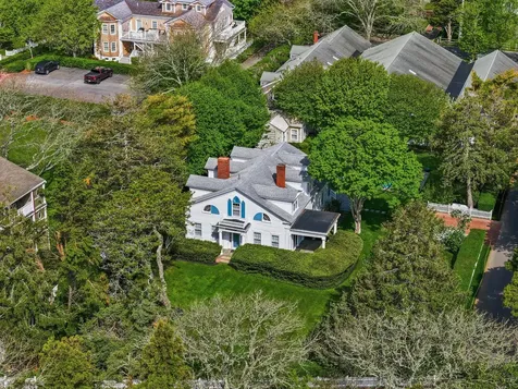 14 Thayer Street Edgartown MA 02539