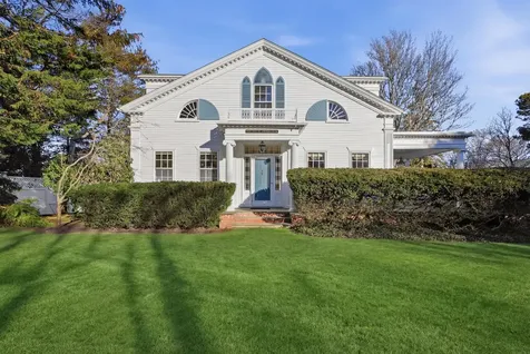 14 Thayer Street Edgartown MA 02539