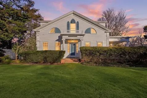 14 Thayer Street Edgartown MA 02539