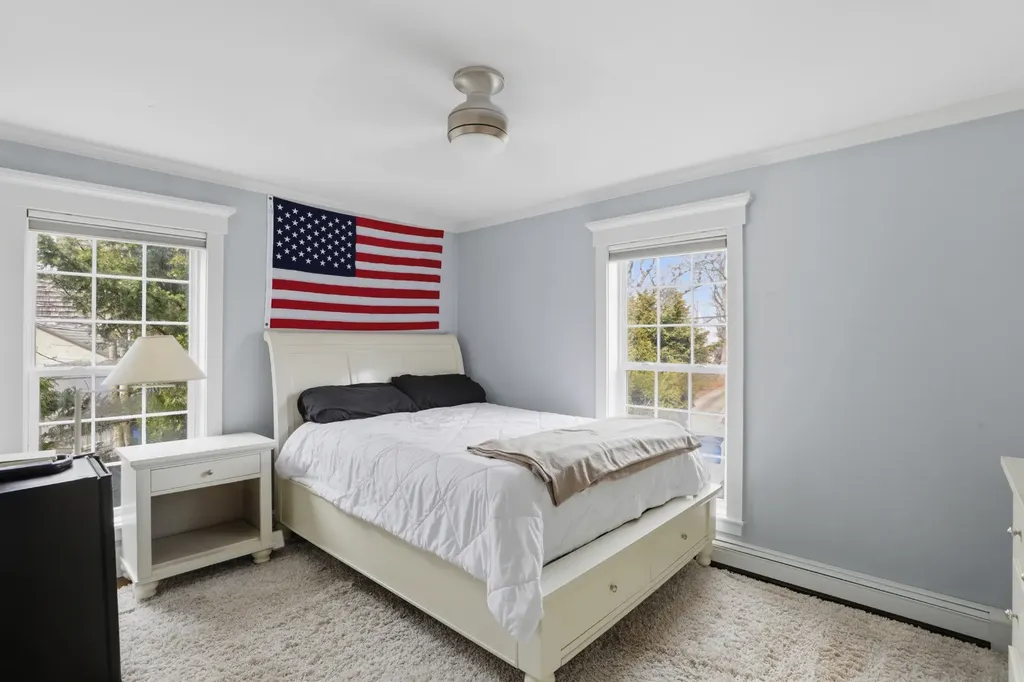 21 Davis Street Vineyard Haven MA 02568