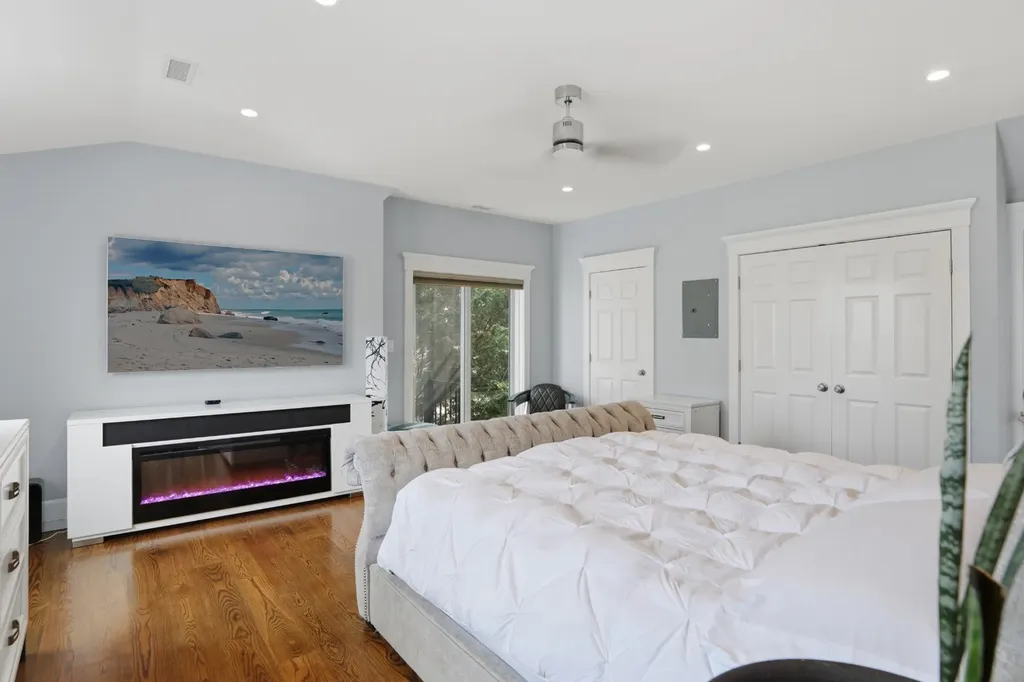 21 Davis Street Vineyard Haven MA 02568