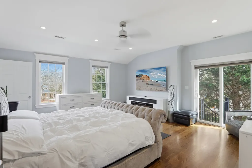 21 Davis Street Vineyard Haven MA 02568