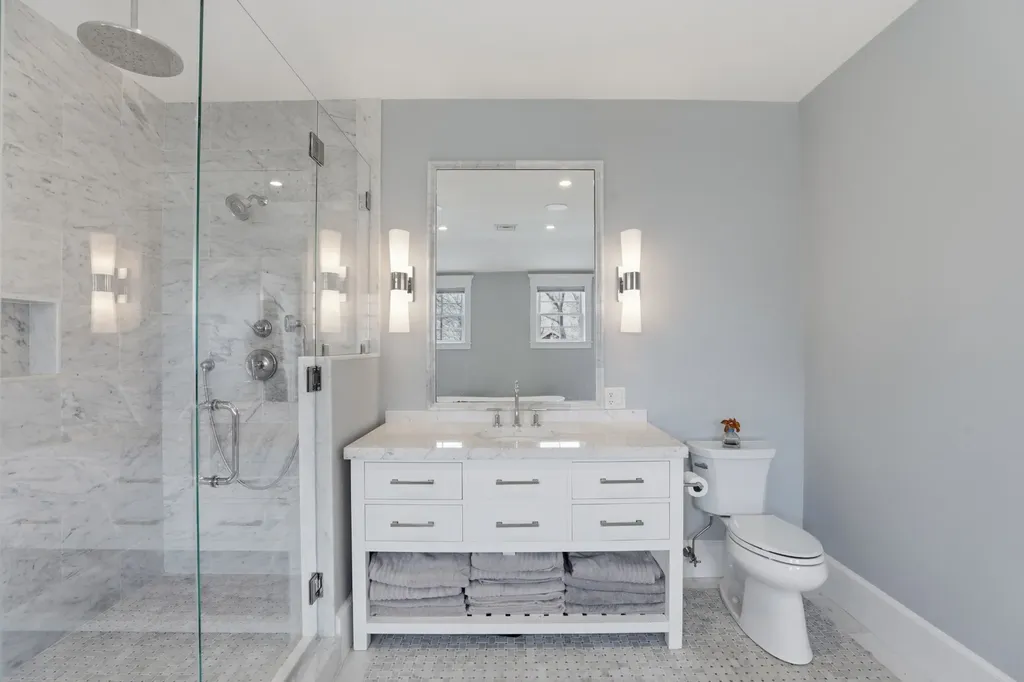 21 Davis Street Vineyard Haven MA 02568