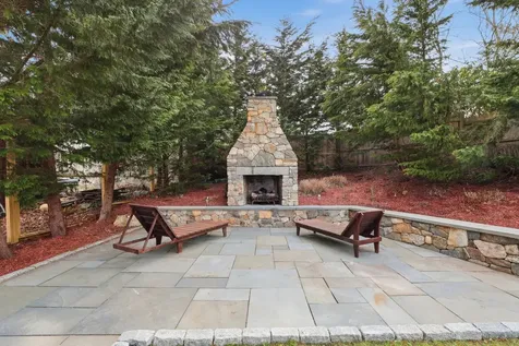 21 Davis Street Vineyard Haven MA 02568