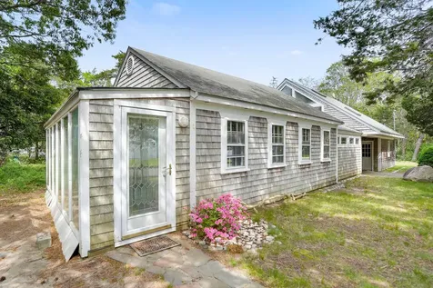 3 Troy Street Oak Bluffs MA 02557