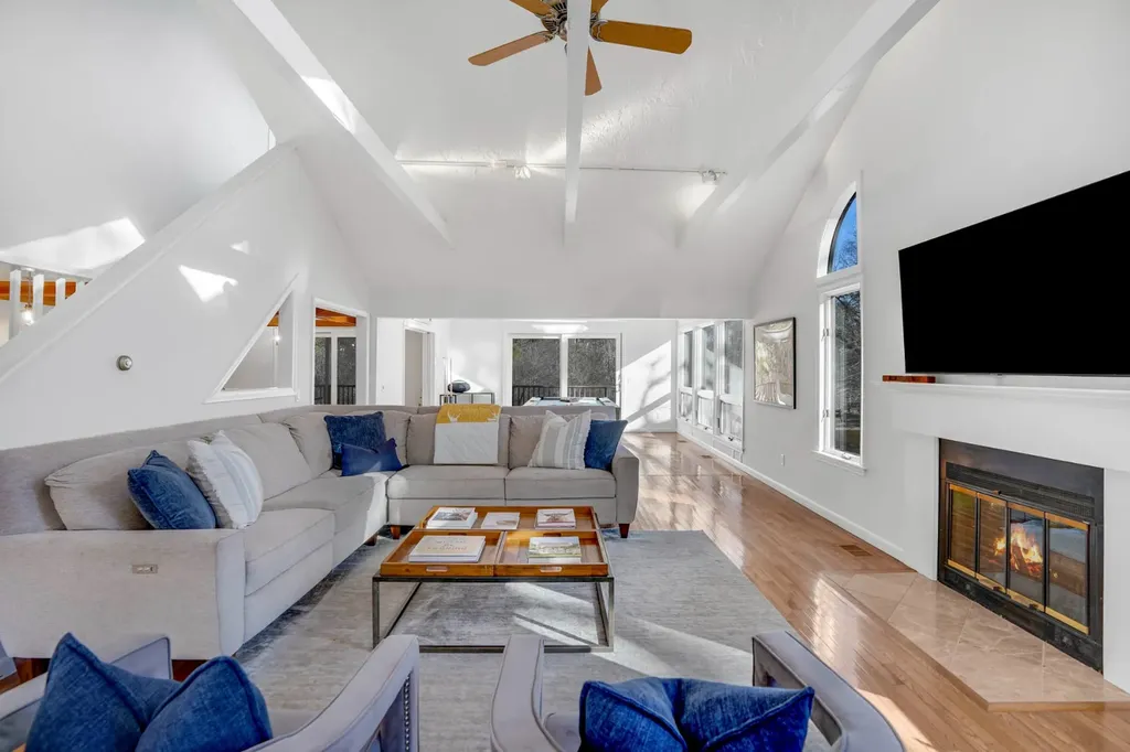 3 Hidden Cove Road Oak Bluffs MA 02577