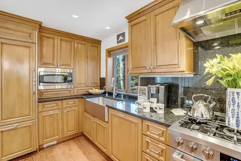 3 Hidden Cove Road Oak Bluffs MA 02577