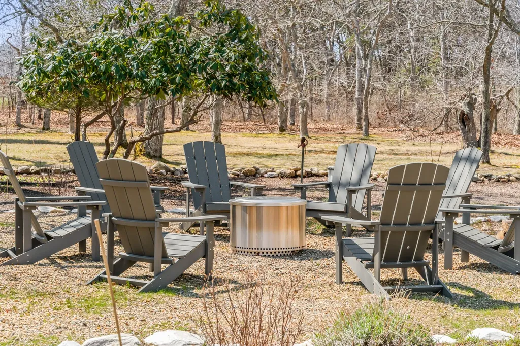 7 Pip'n Circle Edgartown MA 02539
