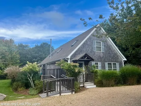 10 Trotters Lane West Tisbury MA 02575