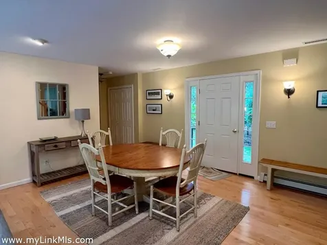10 Trotters Lane West Tisbury MA 02575
